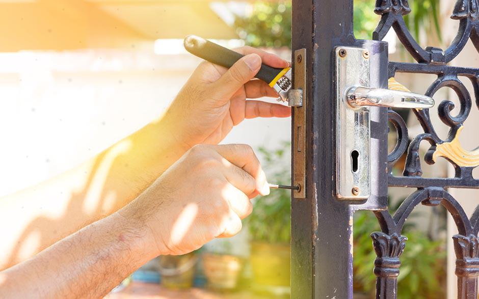 serrurier prix changement serrure Neauphle-le-Château
